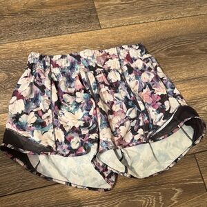 2.5 inch hotty hots  lulu lemon